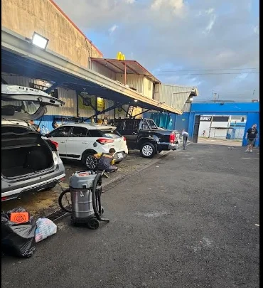 Lavacar Deluxe Auto Spa