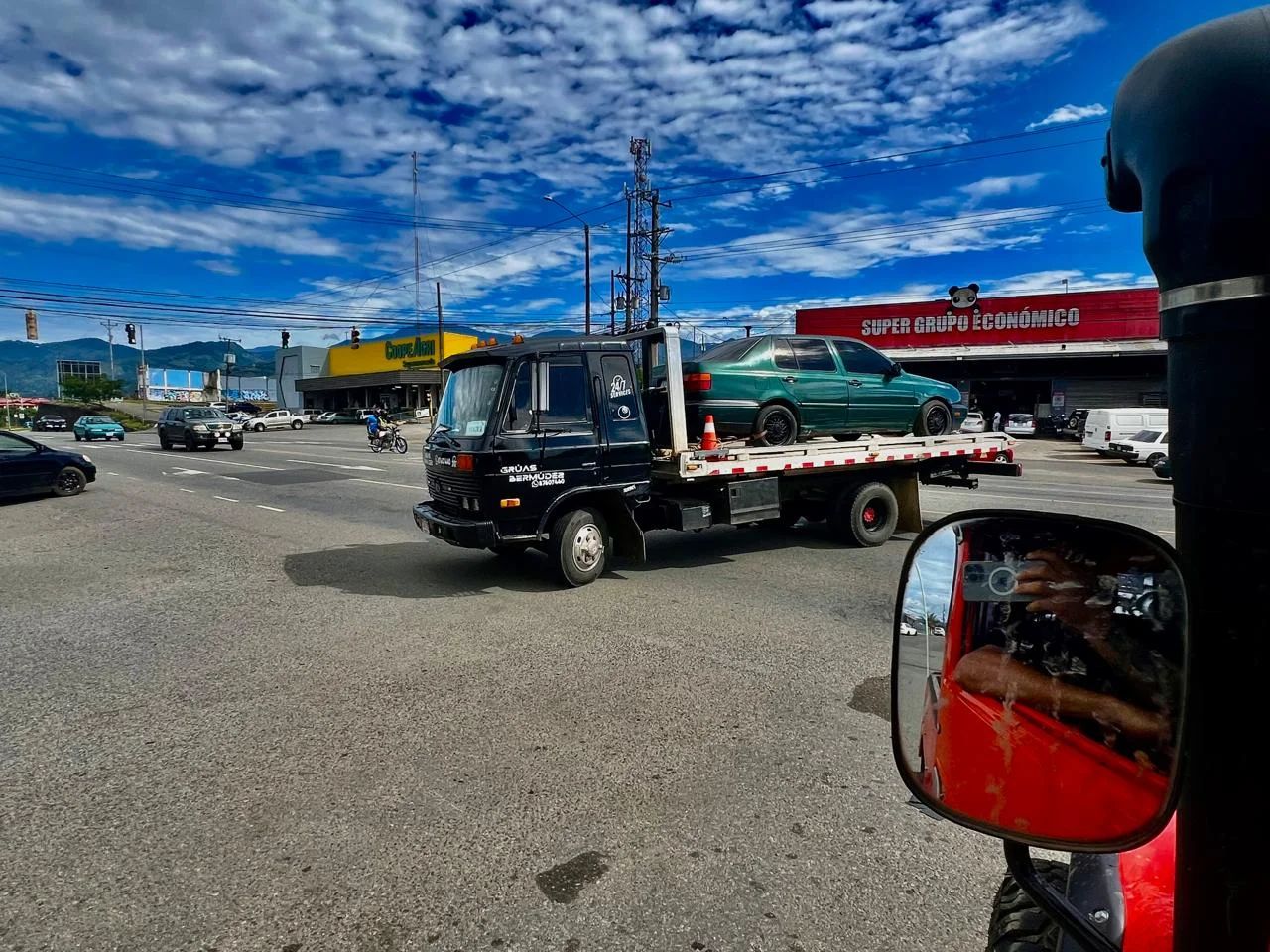 Grúas Bermúdez — tow truck in Puntarenas, Costa Rica — photo 1 of 2