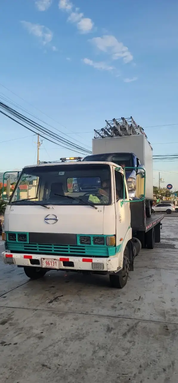 Gruas Fino Atenas asistencia vial ruta 27 — tow truck — photo 1 of 5