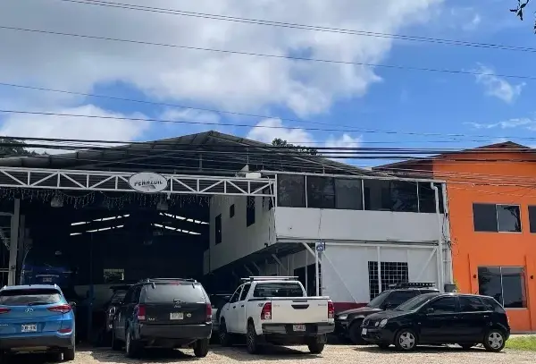 Autoservicio Tamarindo — taller automotriz en Costa Rica — storefront photo