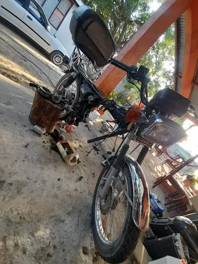 Taller Motos God's Garage 1