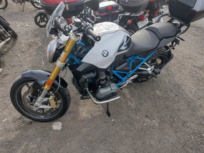 Taller y motorepuestos LyL