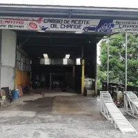 Servicentro El Río.. Reparación de llantas