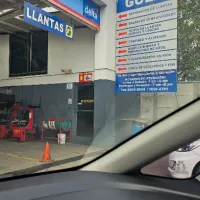 Centro de llantas y servicios Goez logo
