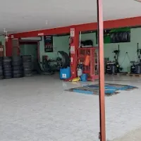Lubricentro y Llantera Madrigal